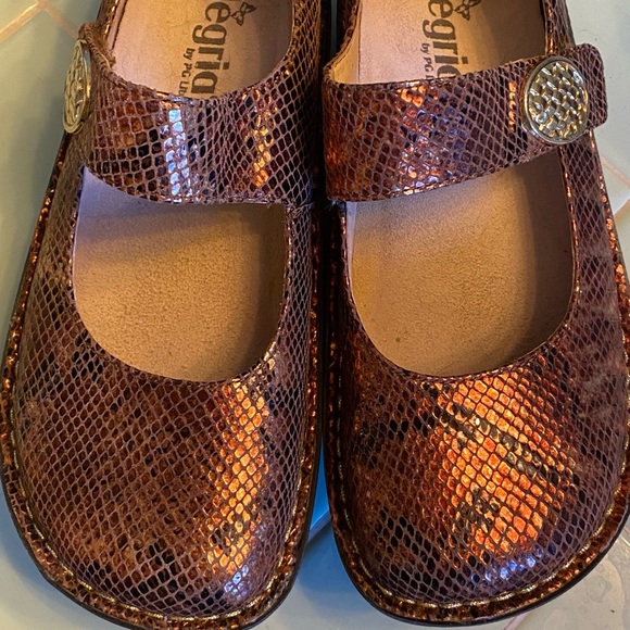Alegria Shoes - ALEGRIA / PG LITE PALOMA MARY JANE SHOES IN COPPER SNAKE PRINT / SIZE 7.5-8